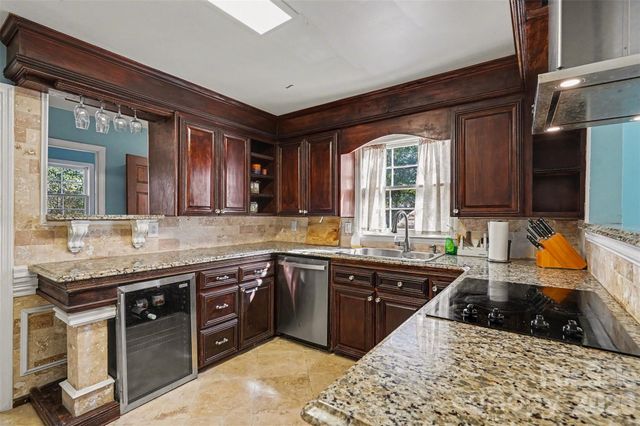 7144 CHAPPARALL Lane, Charlotte, NC 28215