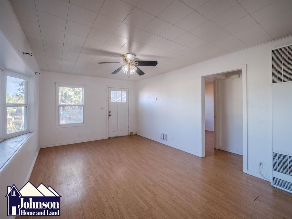 364 3rd St W, Lovell, WY 82431 photo 4