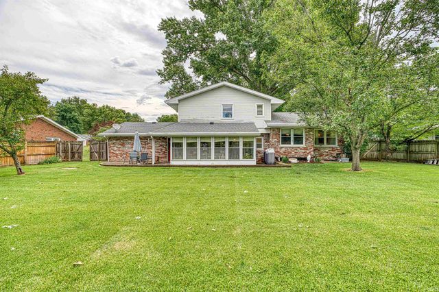 1415 Martin Lane, Evansville, IN 47715