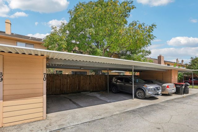 7700 Creekbend Drive 70, Houston, TX 77071