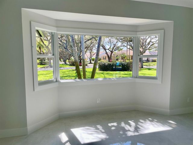 18457 SE Heritage Oaks Lane, Jupiter, FL 33469