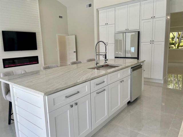 18457 SE Heritage Oaks Lane, Jupiter, FL 33469