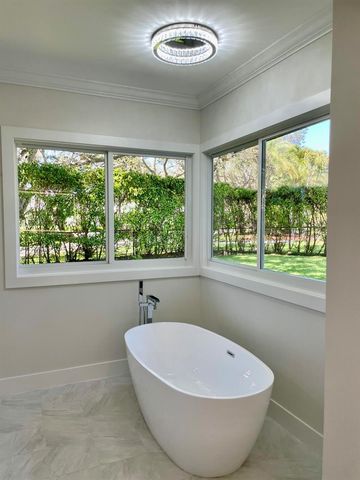 18457 SE Heritage Oaks Lane, Jupiter, FL 33469