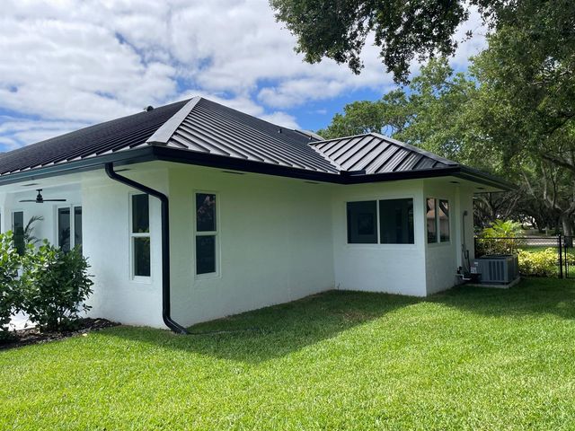18457 SE Heritage Oaks Lane, Jupiter, FL 33469