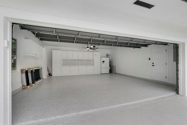 18457 SE Heritage Oaks Lane, Jupiter, FL 33469