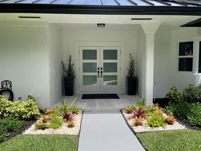 18457 SE Heritage Oaks Lane, Jupiter, FL 33469