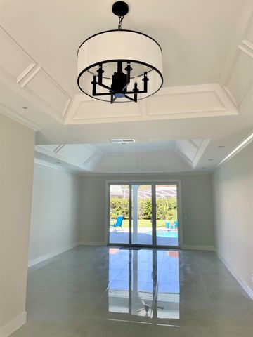 18457 SE Heritage Oaks Lane, Jupiter, FL 33469