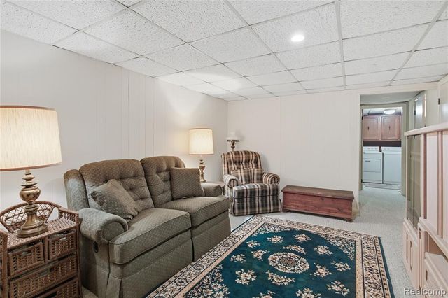 25126 Franklin Franklin Terrace 6, South Lyon, MI 48178