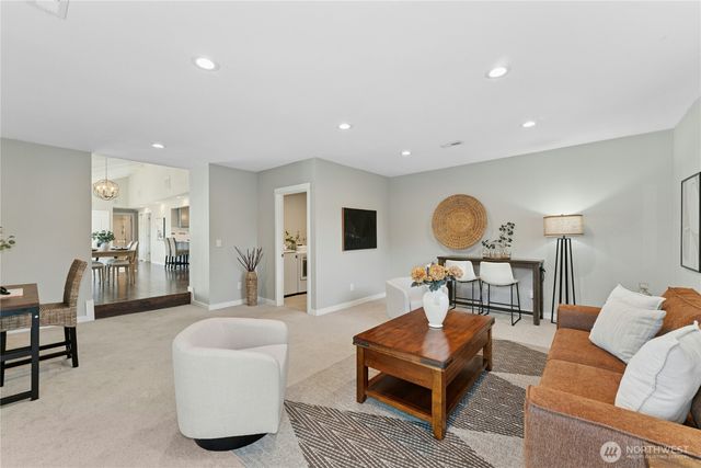 1142 N Skyline Drive, Tacoma, WA 98406