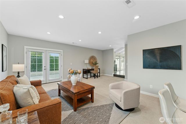1142 N Skyline Drive, Tacoma, WA 98406