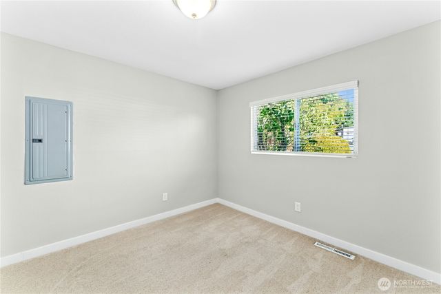 1142 N Skyline Drive, Tacoma, WA 98406