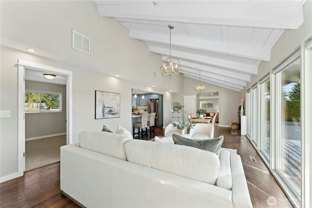 1142 N Skyline Drive, Tacoma, WA 98406
