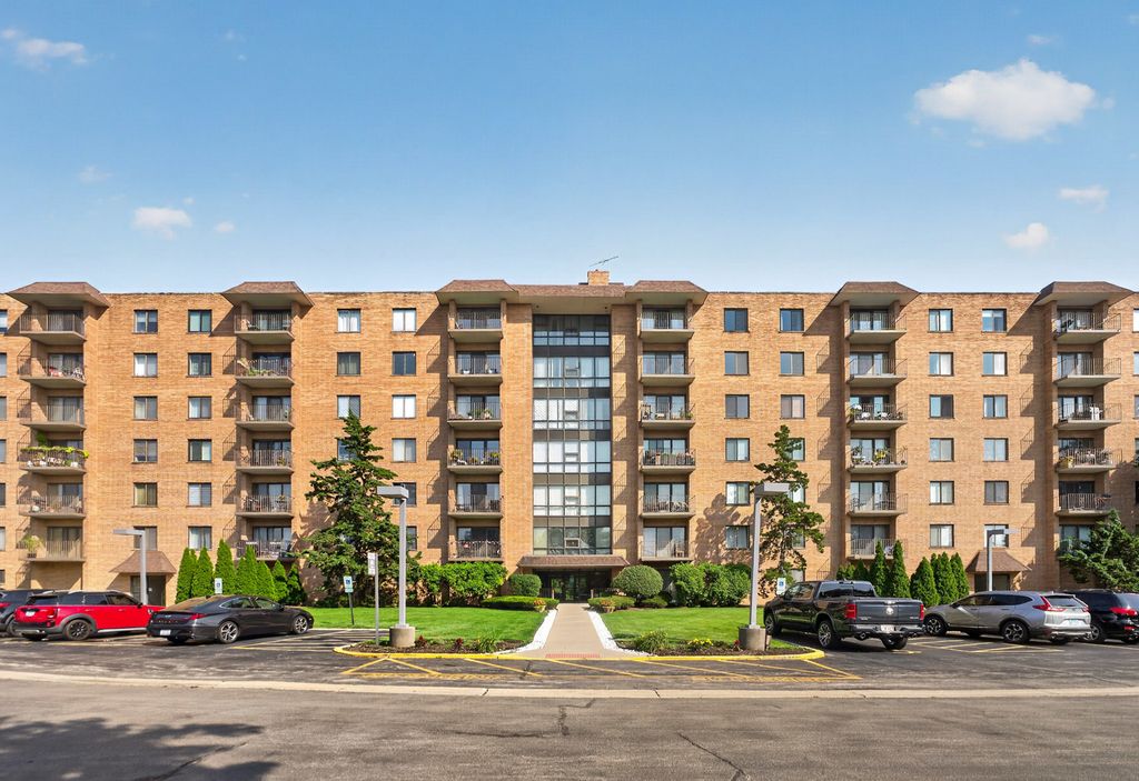 1727 W CRYSTAL Lane 611, Mount Prospect, IL 60056 — exterior