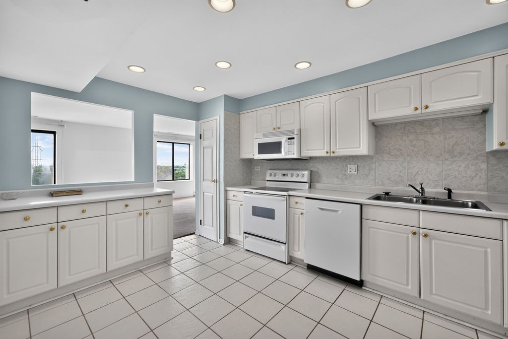 1727 W CRYSTAL Lane 611, Mount Prospect, IL 60056 — photo 4