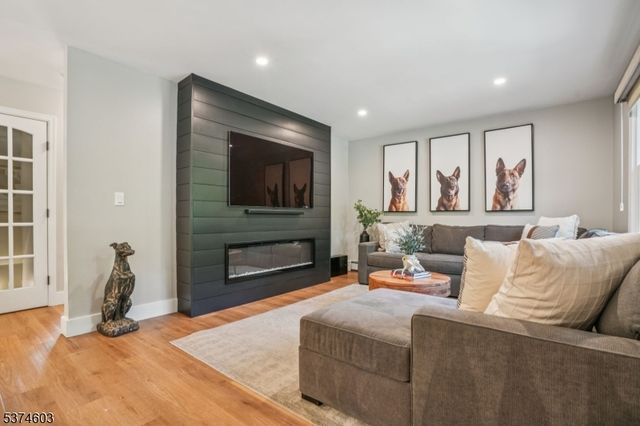 25 Ferndale Road, North Caldwell Boro, NJ 07006