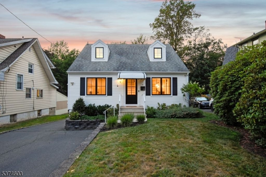 25 Ferndale Road, North Caldwell Boro, NJ 07006