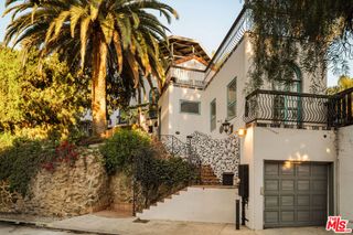 2002 N Las Palmas Avenue, Los Angeles, CA 90068