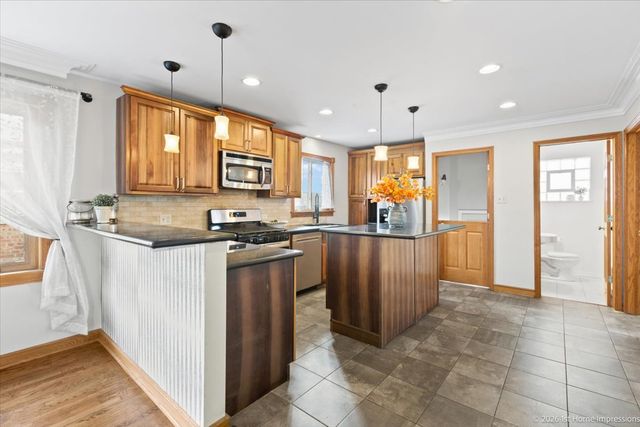 9100 S Ridgeway Avenue, Evergreen Park, IL 60805