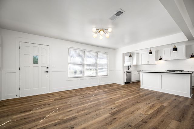 1148 Tuckahoe Dr, Nashville, TN 37207