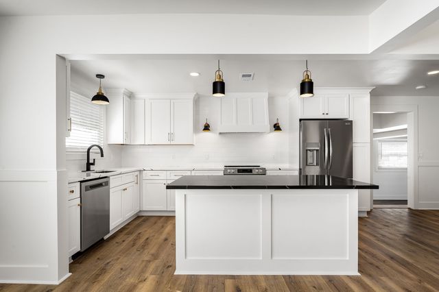 1148 Tuckahoe Dr, Nashville, TN 37207