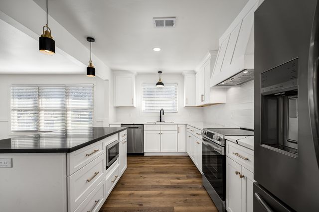 1148 Tuckahoe Dr, Nashville, TN 37207