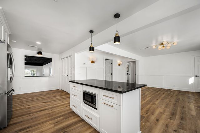 1148 Tuckahoe Dr, Nashville, TN 37207