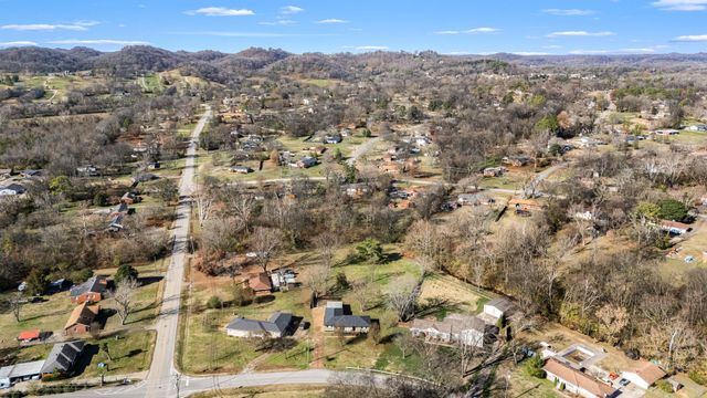 1148 Tuckahoe Dr, Nashville, TN 37207