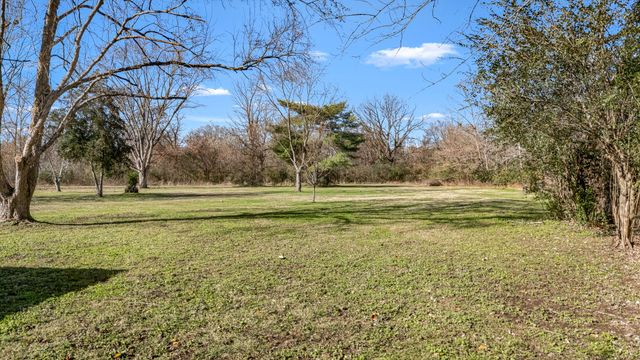 1148 Tuckahoe Dr, Nashville, TN 37207