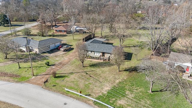1148 Tuckahoe Dr, Nashville, TN 37207