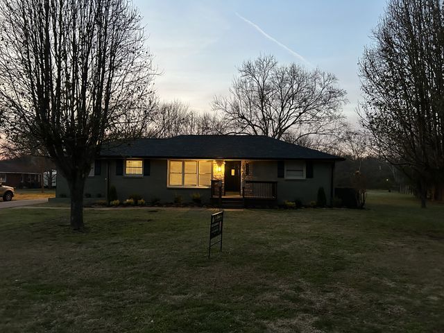 1148 Tuckahoe Dr, Nashville, TN 37207