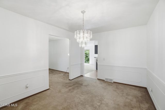 10855 S River Road, Grand Rapids, OH 43522