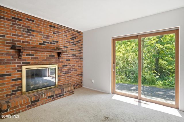 10855 S River Road, Grand Rapids, OH 43522