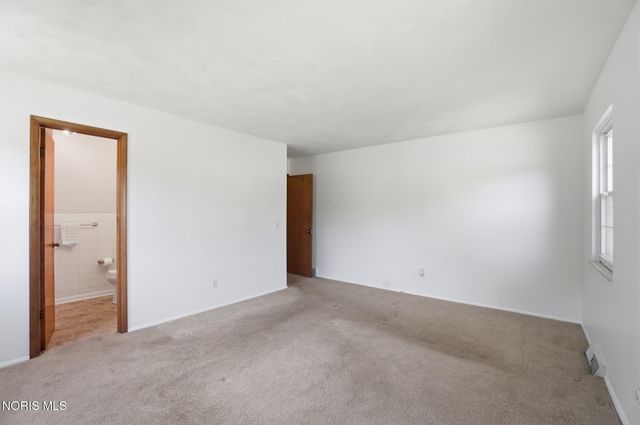 10855 S River Road, Grand Rapids, OH 43522