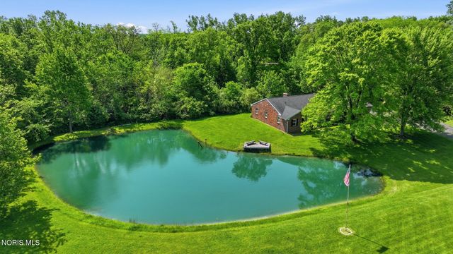 10855 S River Road, Grand Rapids, OH 43522