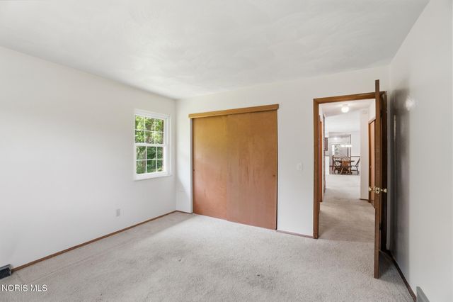 10855 S River Road, Grand Rapids, OH 43522