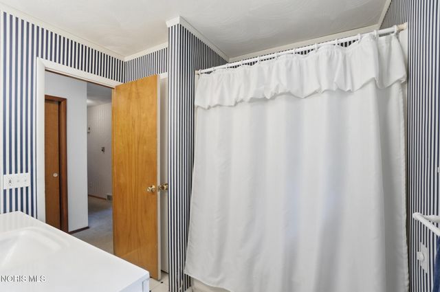 10855 S River Road, Grand Rapids, OH 43522