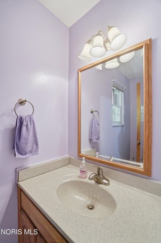 10855 S River Road, Grand Rapids, OH 43522
