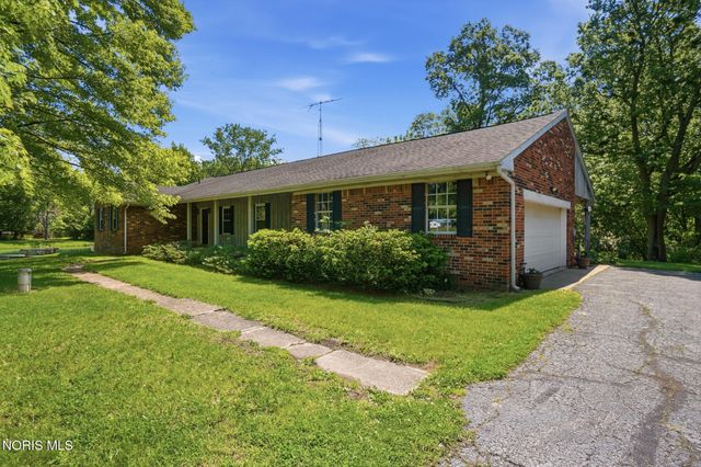 10855 S River Road, Grand Rapids, OH 43522
