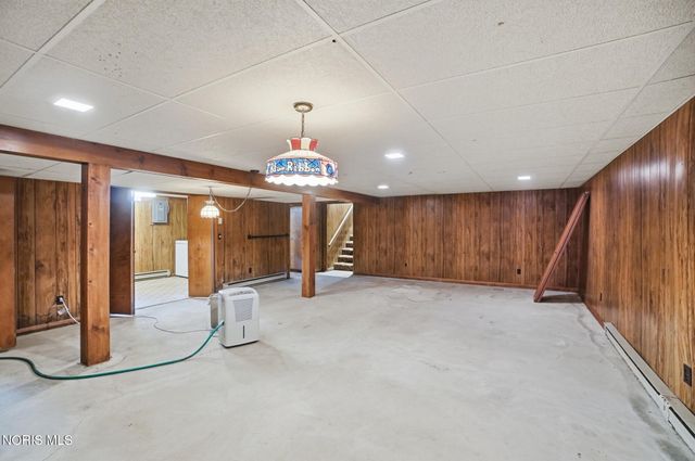 10855 S River Road, Grand Rapids, OH 43522