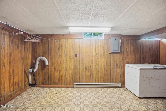 10855 S River Road, Grand Rapids, OH 43522