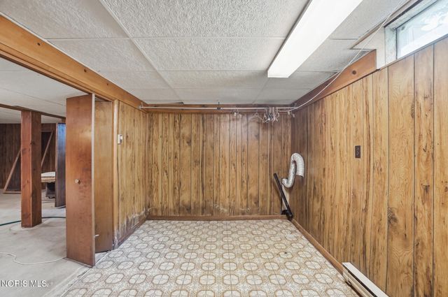 10855 S River Road, Grand Rapids, OH 43522