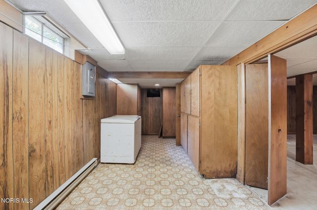 10855 S River Road, Grand Rapids, OH 43522