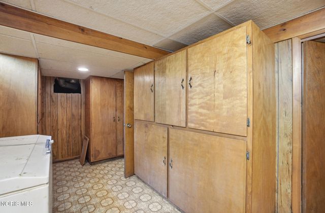 10855 S River Road, Grand Rapids, OH 43522