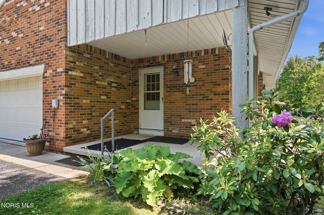 10855 S River Road, Grand Rapids, OH 43522