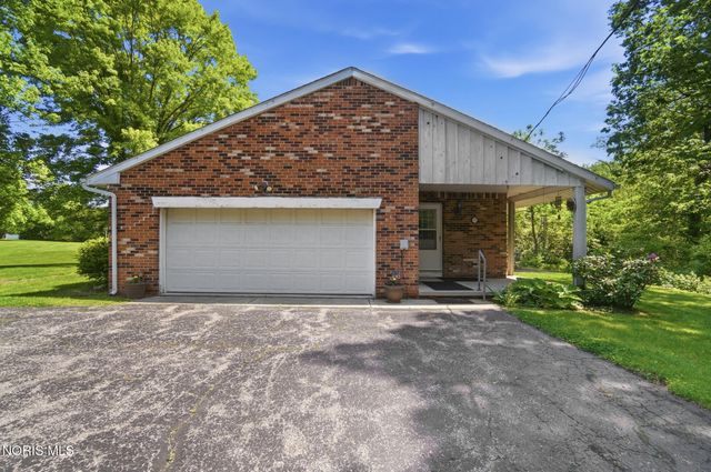 10855 S River Road, Grand Rapids, OH 43522