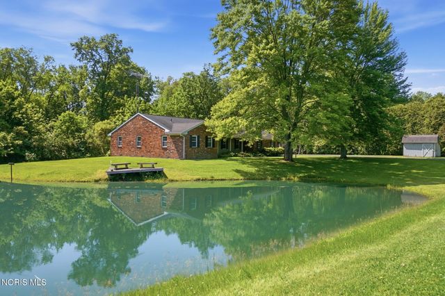 10855 S River Road, Grand Rapids, OH 43522