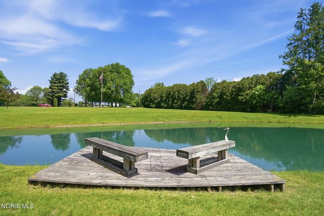 10855 S River Road, Grand Rapids, OH 43522