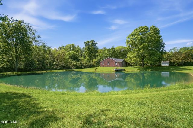10855 S River Road, Grand Rapids, OH 43522
