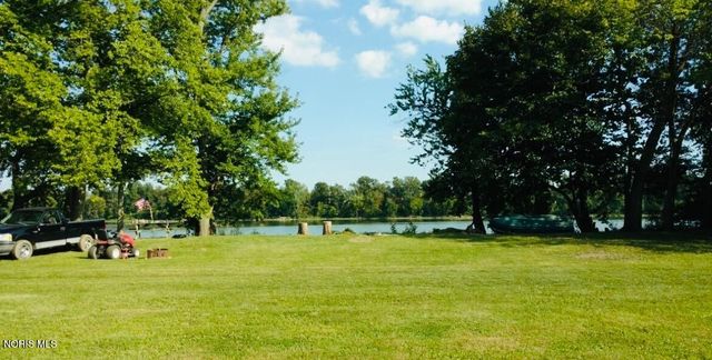 10855 S River Road, Grand Rapids, OH 43522