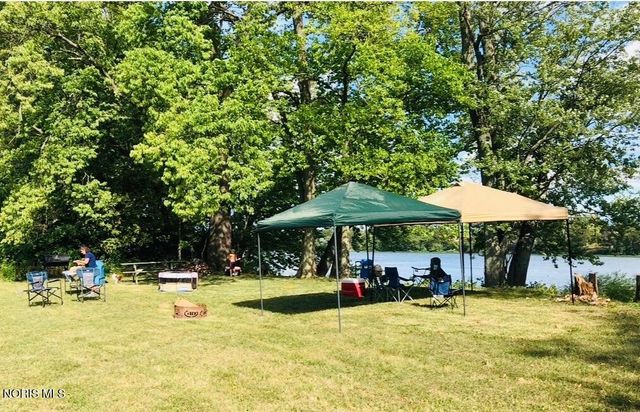 10855 S River Road, Grand Rapids, OH 43522